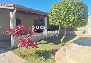 Casa com 3 Dormitórios, Piscina e 3 Vagas em Caraguatatuba