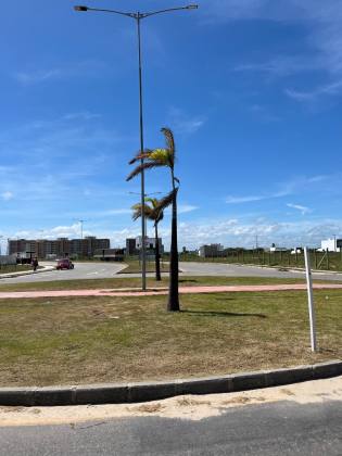 Lote no Colorado frente ao Damha. Luar da Barra II