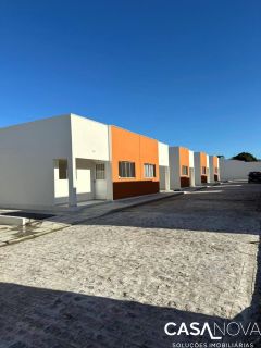 CASA SOLTA COM ÓTIMA LOCALIZAÇÃO EM IGARASSU