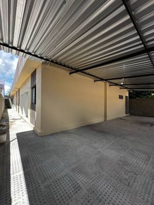 CASA GEMINADA A VENDA COM ÓTIMA LOCALIZAÇÃO