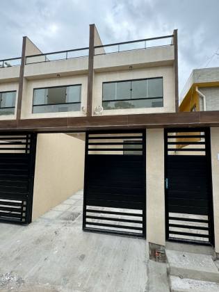 TRIPLEX A VENDA COM ÓTIMA LOCALIZAÇÃO