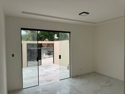 TRIPLEX A VENDA COM ÓTIMA LOCALIZAÇÃO
