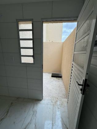 TRIPLEX A VENDA COM ÓTIMA LOCALIZAÇÃO