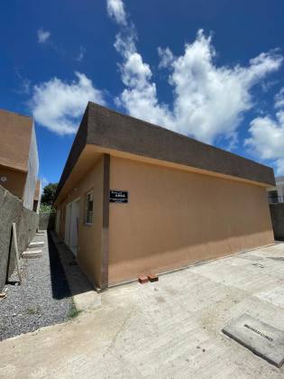 CASA GEMINADA A VENDA COM ÓTIMA LOCALIZAÇÃO EM MARIA FARINHA
