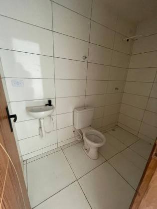 CASA GEMINADA A VENDA COM ÓTIMA LOCALIZAÇÃO EM MARIA FARINHA