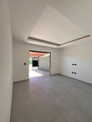CASA TERREA A VENDA COM ÓTIMA LOCALIZAÇÃO