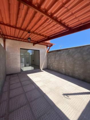 CASA TERREA A VENDA COM ÓTIMA LOCALIZAÇÃO
