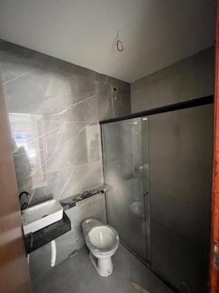 CASA TERREA A VENDA COM ÓTIMA LOCALIZAÇÃO