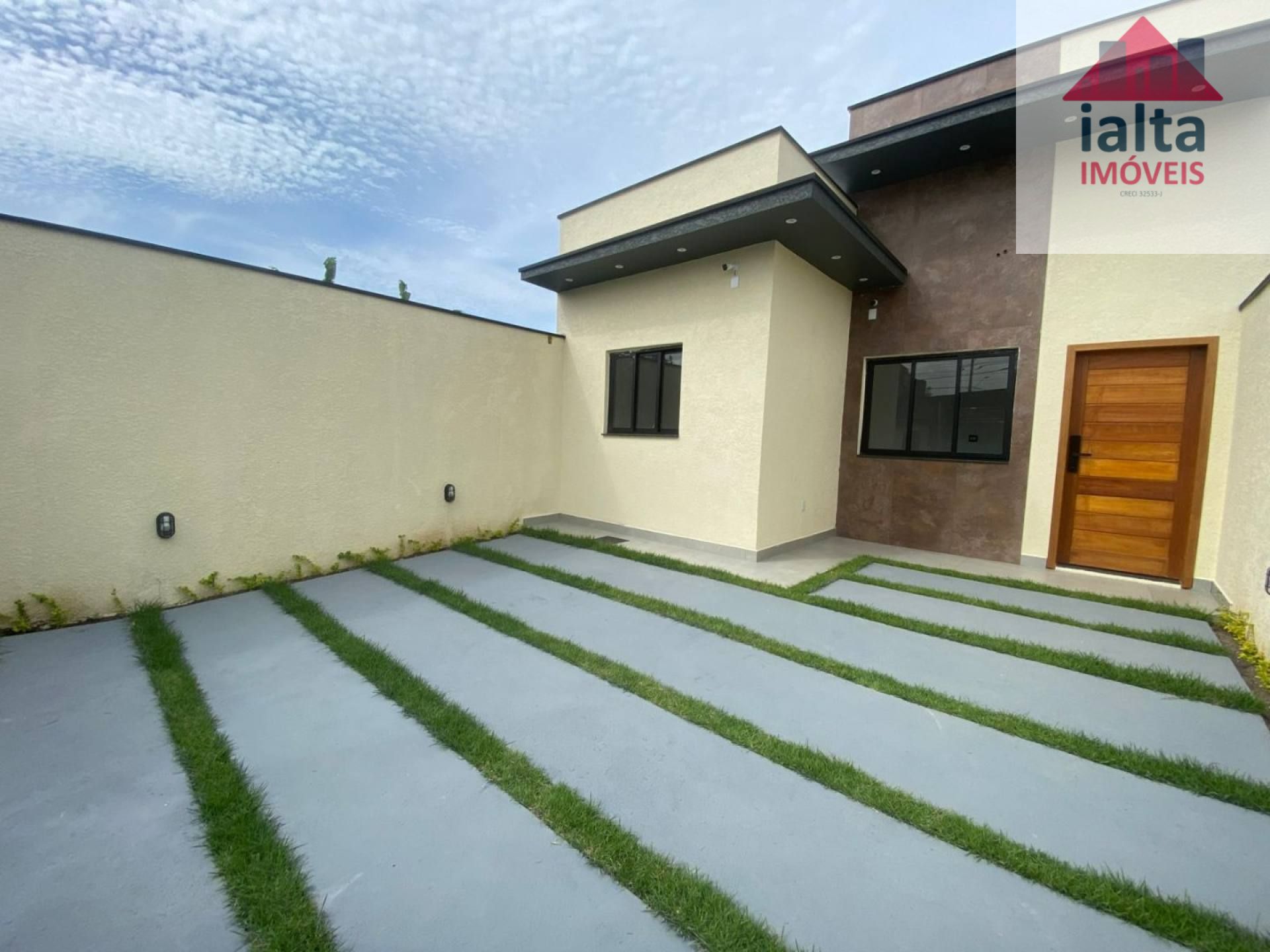 Casa Para Vender com 2 quartos 1 suítes no bairro Canto do Mar em São Sebastião