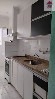 Apartamento com 02 dormitórios, em ótima localização no bairro do Itaguá
