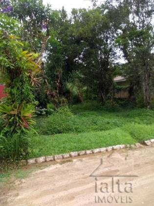 Terreno de 450m², em condomínio fechado na Praia Dura