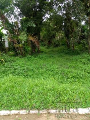 Terreno de 450m², em condomínio fechado na Praia Dura