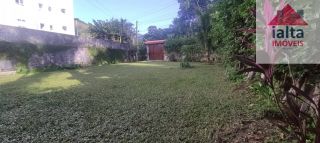 Casa térrea, dois dormitórios, próximo a praia Martim de Sá