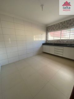 Sobrado Para Vender com 5 quartos 1 suítes no bairro Centro em Caraguatatuba