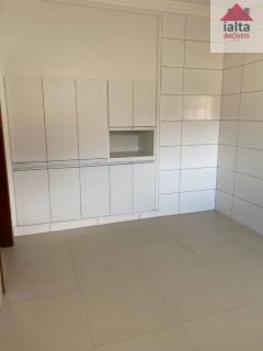 Sobrado Para Vender com 5 quartos 1 suítes no bairro Centro em Caraguatatuba