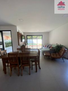 Sobrado Para Vender com 4 quartos 1 suítes no bairro Massaguaçu em Caraguatatuba