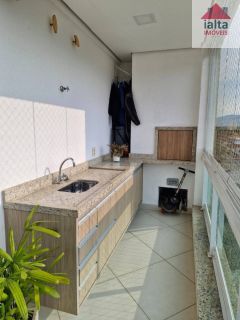 Apartamento no Indáia com 3 Dormitórios e Vista Mar!