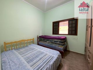 Casa Para Vender com 3 quartos 1 suítes no bairro Balneário Golfinho em Caraguatatuba