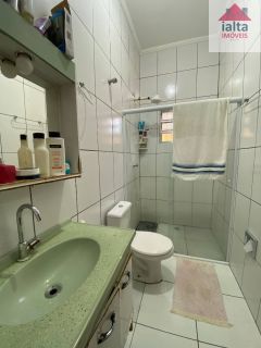 Casa Para Vender com 3 quartos 1 suítes no bairro Balneário Golfinho em Caraguatatuba