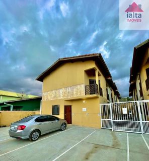 Vende-se casa no Condominio Arariba - Maranduba