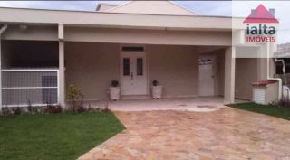 Casa com Piscina a 300m da Praia Martim de Sá – Espaço, Conforto e Excelente Localização!