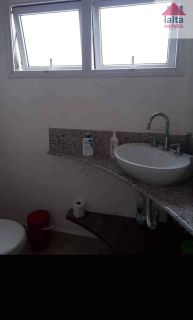 Casa com Piscina a 300m da Praia Martim de Sá – Espaço, Conforto e Excelente Localização!