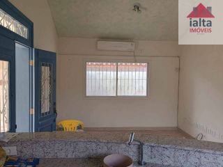 Casa com Piscina a 300m da Praia Martim de Sá – Espaço, Conforto e Excelente Localização!