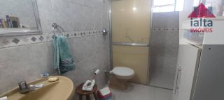 Casa térrea no centro de Caraguatatuba