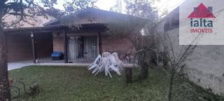 Casa térrea no centro de Caraguatatuba