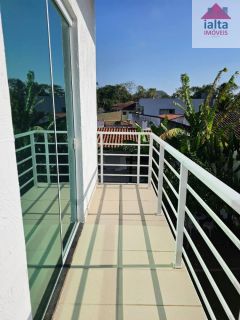 Sobrado Para Venda e Locação com 4 quartos 1 suítes no bairro Massaguaçu em Caraguatatuba