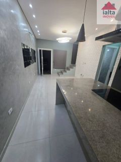 Sobrado para Vender com 2 quartos 2 suítes no bairro Balneário Mar Azul