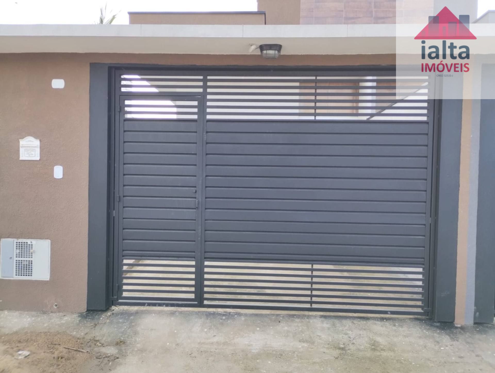 Casa com 2 dormitórios no Balneário Golfinho - Caraguatatuba/SP