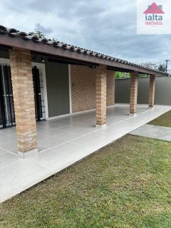 Casa espaçosa na região Central- Caraguatatuba SP
