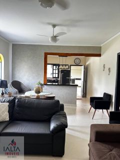 Casa espaçosa na região Central- Caraguatatuba SP