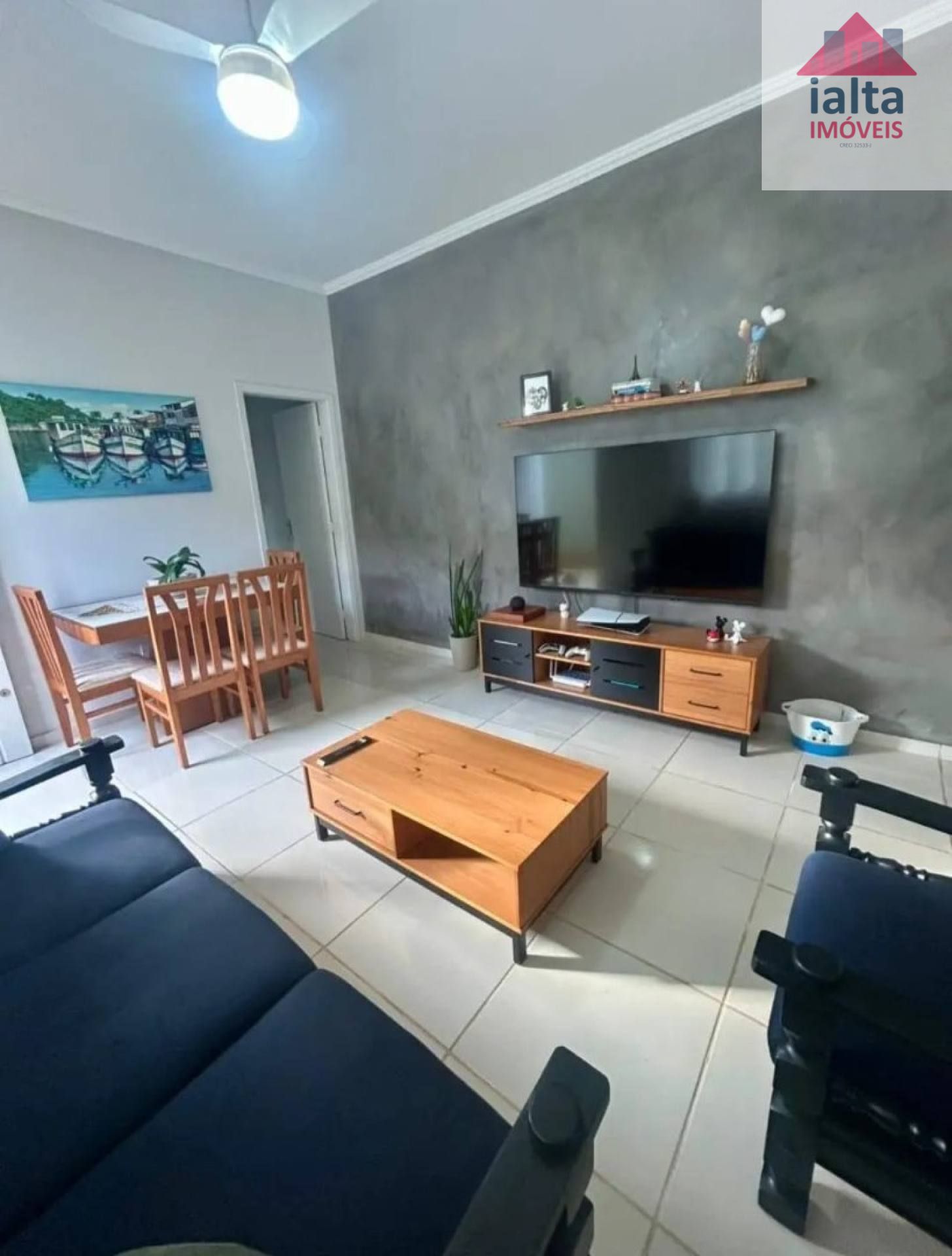 Casa com 02 Quartos no bairro Estufa II em Ubatuba/SP