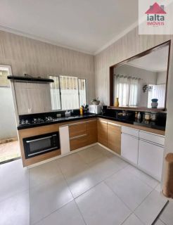 Casa com 02 Quartos no bairro Estufa II em Ubatuba/SP