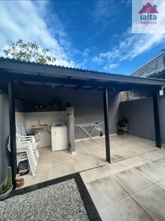 Casa com 02 Quartos no bairro Estufa II em Ubatuba/SP