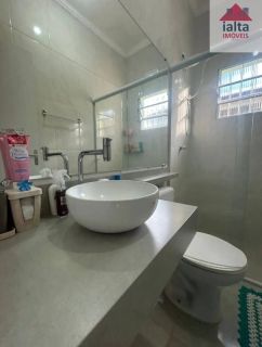 Casa com 02 Quartos no bairro Estufa II em Ubatuba/SP