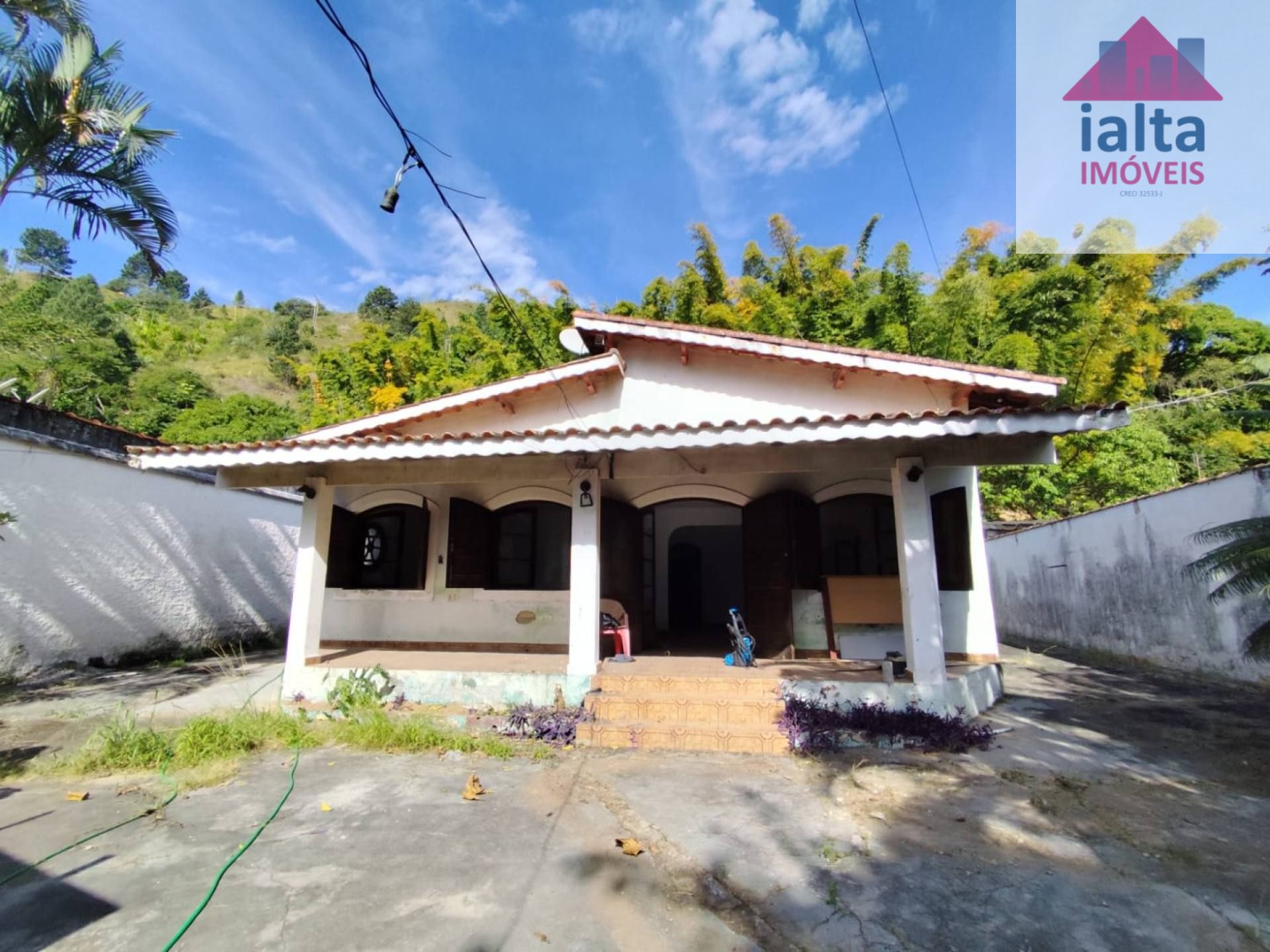  Oportunidade Frente Mar na Enseada – Ideal para Investidores e Construtores!