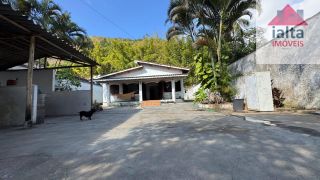  Oportunidade Frente Mar na Enseada – Ideal para Investidores e Construtores!