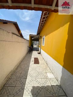Casa Para Vender com 03 quartos 1 suítes no bairro Praia das Palmeiras em Caraguatatuba