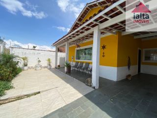Casa Para Vender com 03 quartos 1 suítes no bairro Praia das Palmeiras em Caraguatatuba