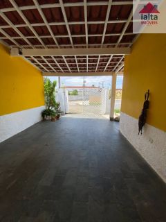 Casa Para Vender com 03 quartos 1 suítes no bairro Praia das Palmeiras em Caraguatatuba