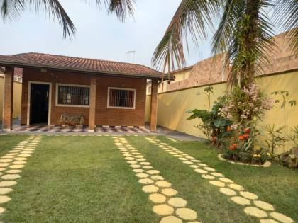 Casa Para Vender a 100 metros da praia Martim de Sá em Caraguatatuba