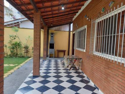 Casa Para Vender a 100 metros da praia Martim de Sá em Caraguatatuba
