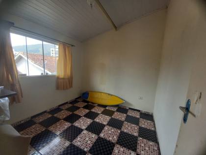 Casa Para Vender a 100 metros da praia Martim de Sá em Caraguatatuba
