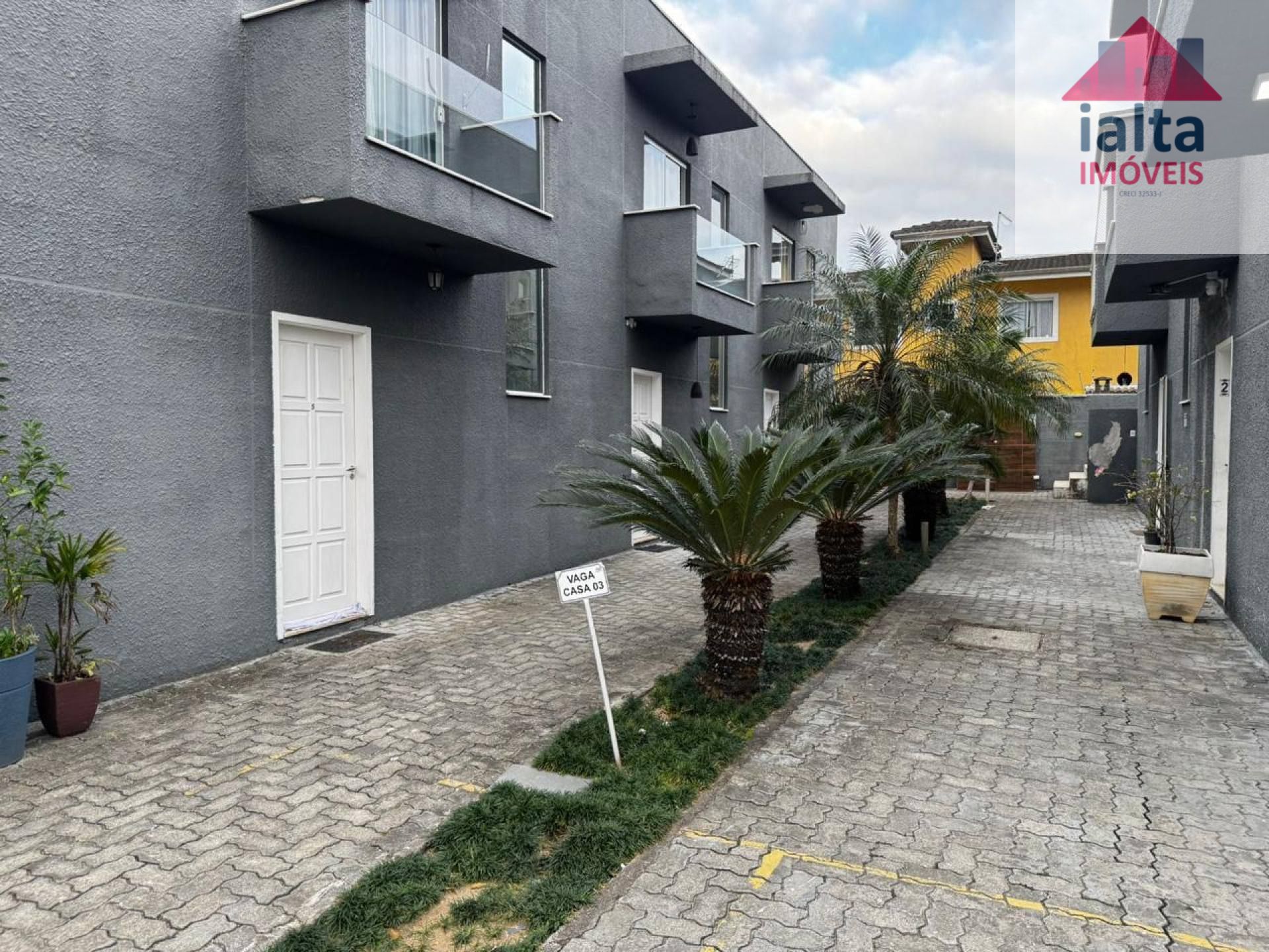 Sobrado com 3 suítes no Massaguaçu - Caraguatatuba/SP