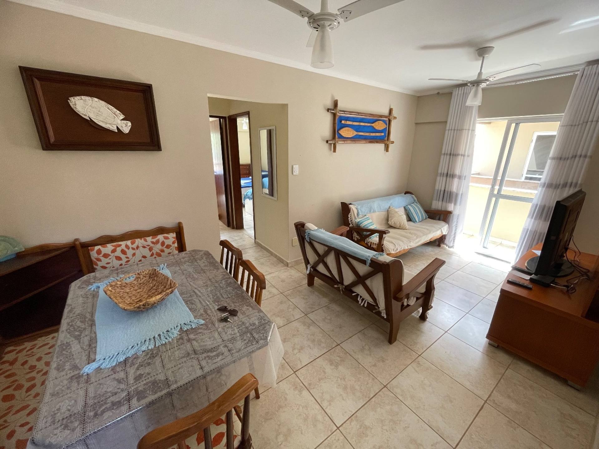 Apto com 2 dormitorios