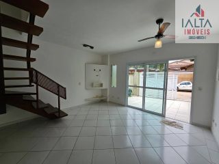 Sobrado Geminado no Itaguá – Localização Privilegiada!