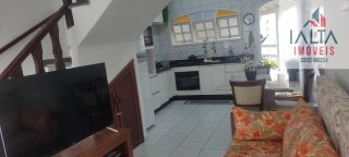 Sobrado em condomínio estilo vila – conforto e praticidade perto das praias